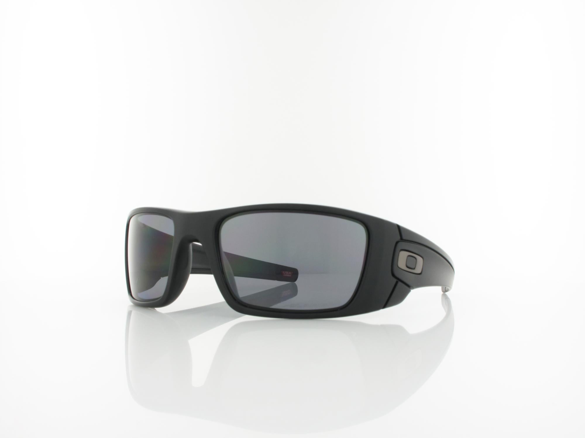 Oakley Fuel Cell OO9096 05 60 matte black / grey polarized
